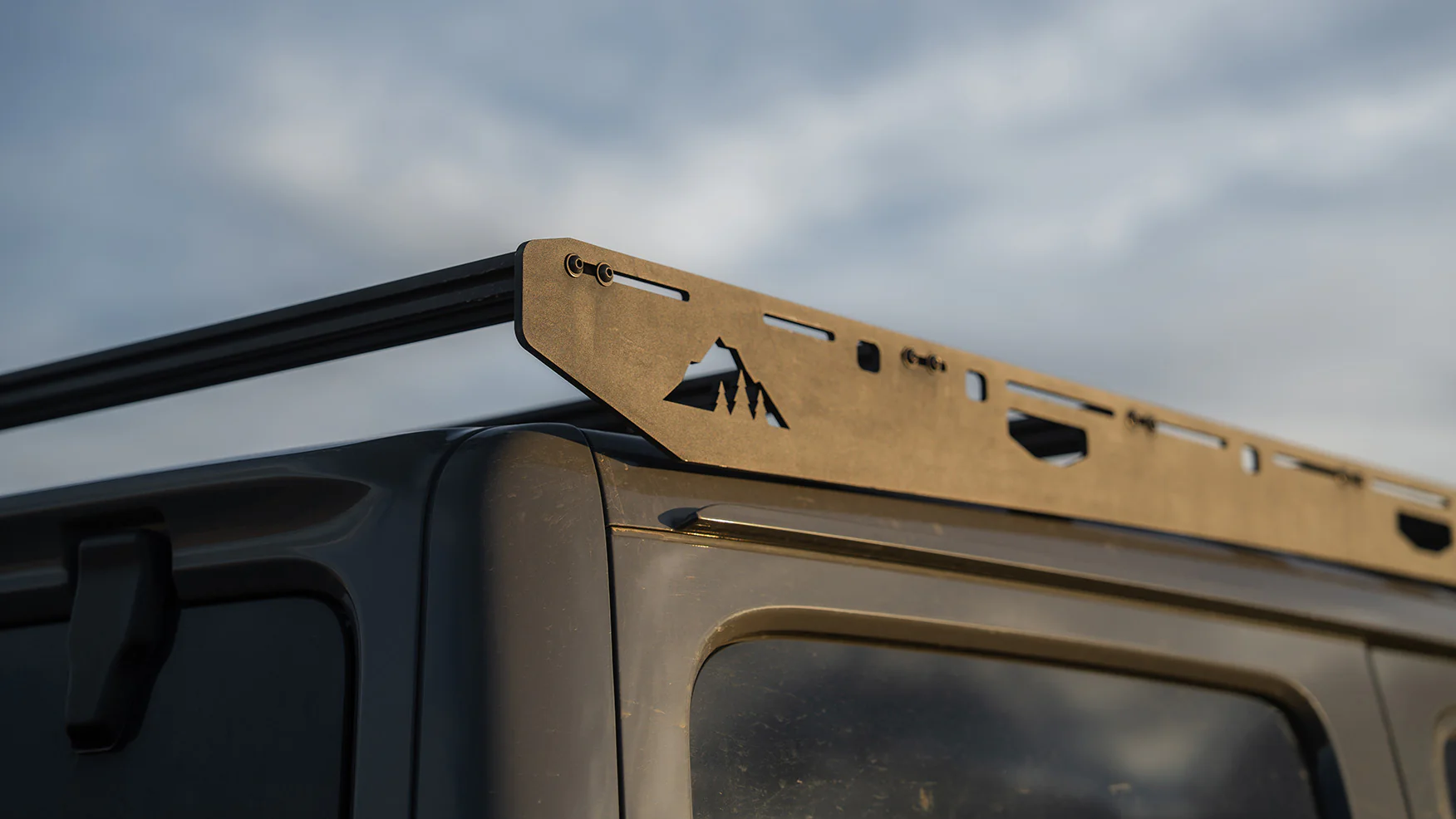 The JLU QDHD Half Rack - Image 8